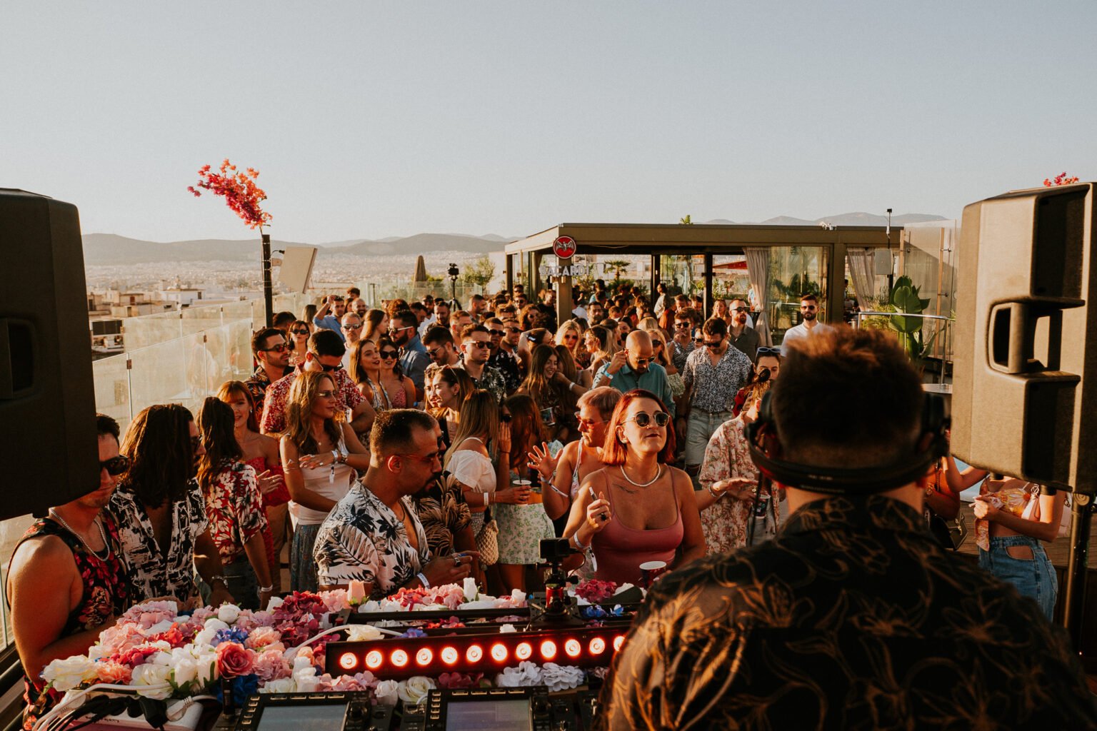 The crowd at NEPENTHE Les Terrasses
