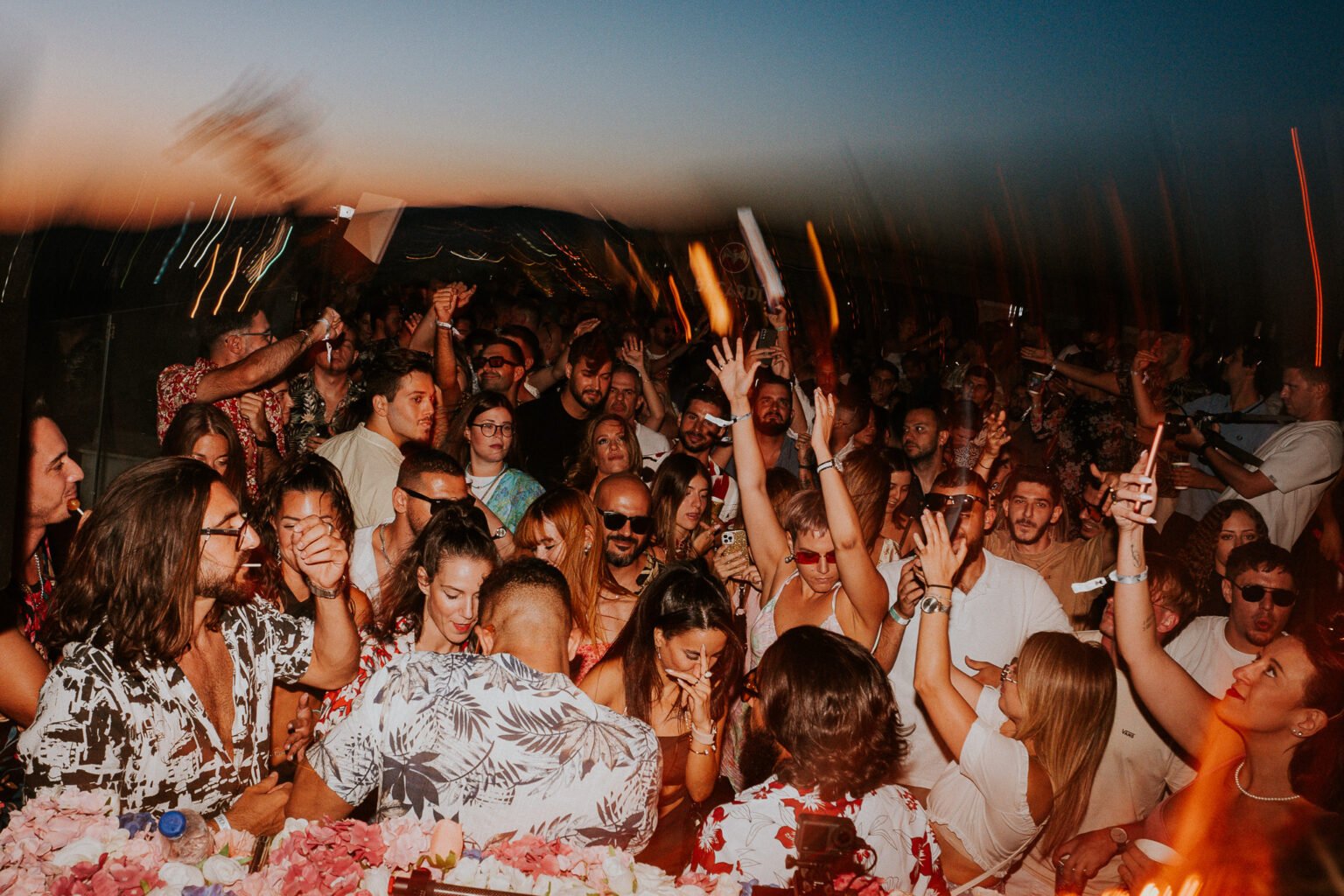 The crowd at NEPENTHE Les Terrasses