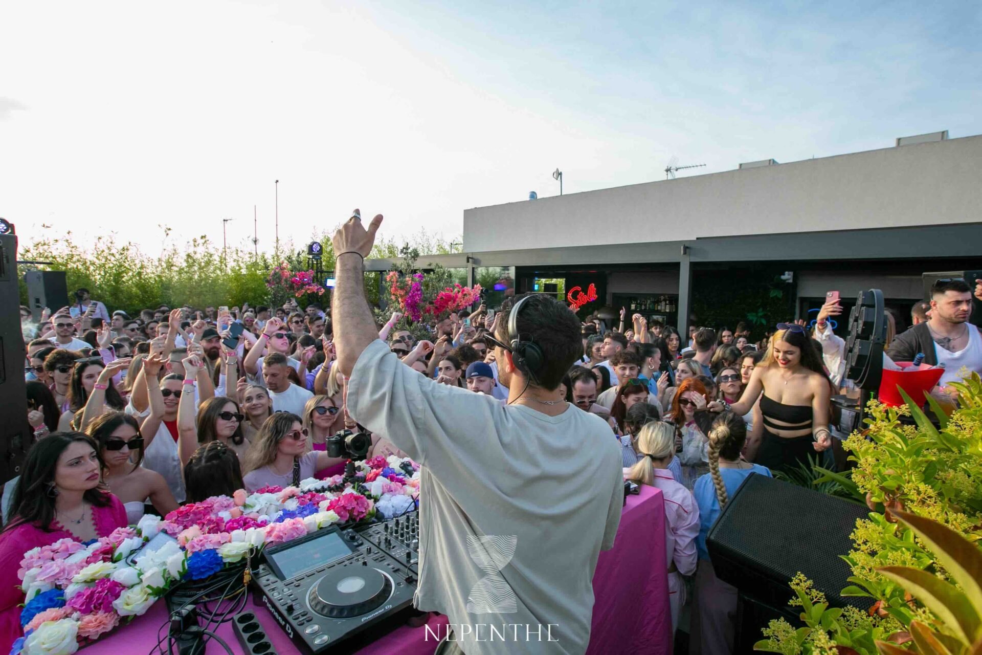 The crowd at NEPENTHE NEPENTHE goes to Thessaloniki