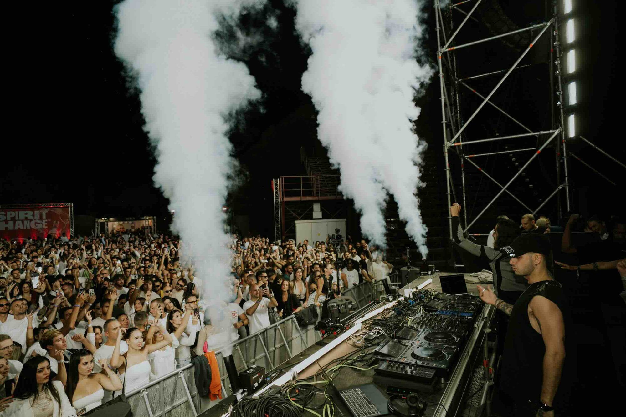The crowd at NEPENTHE Lycabettus