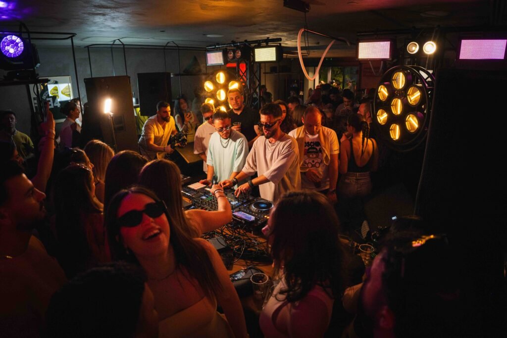 The crowd at NEPENTHE 333
