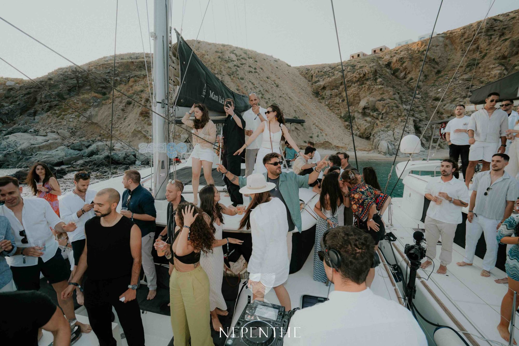 The crowd at NEPENTHE Into the Sea